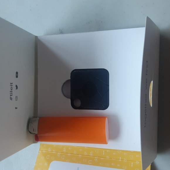 BNIB Black Geometric Tile Pro Tracker - Picture 6 of 6